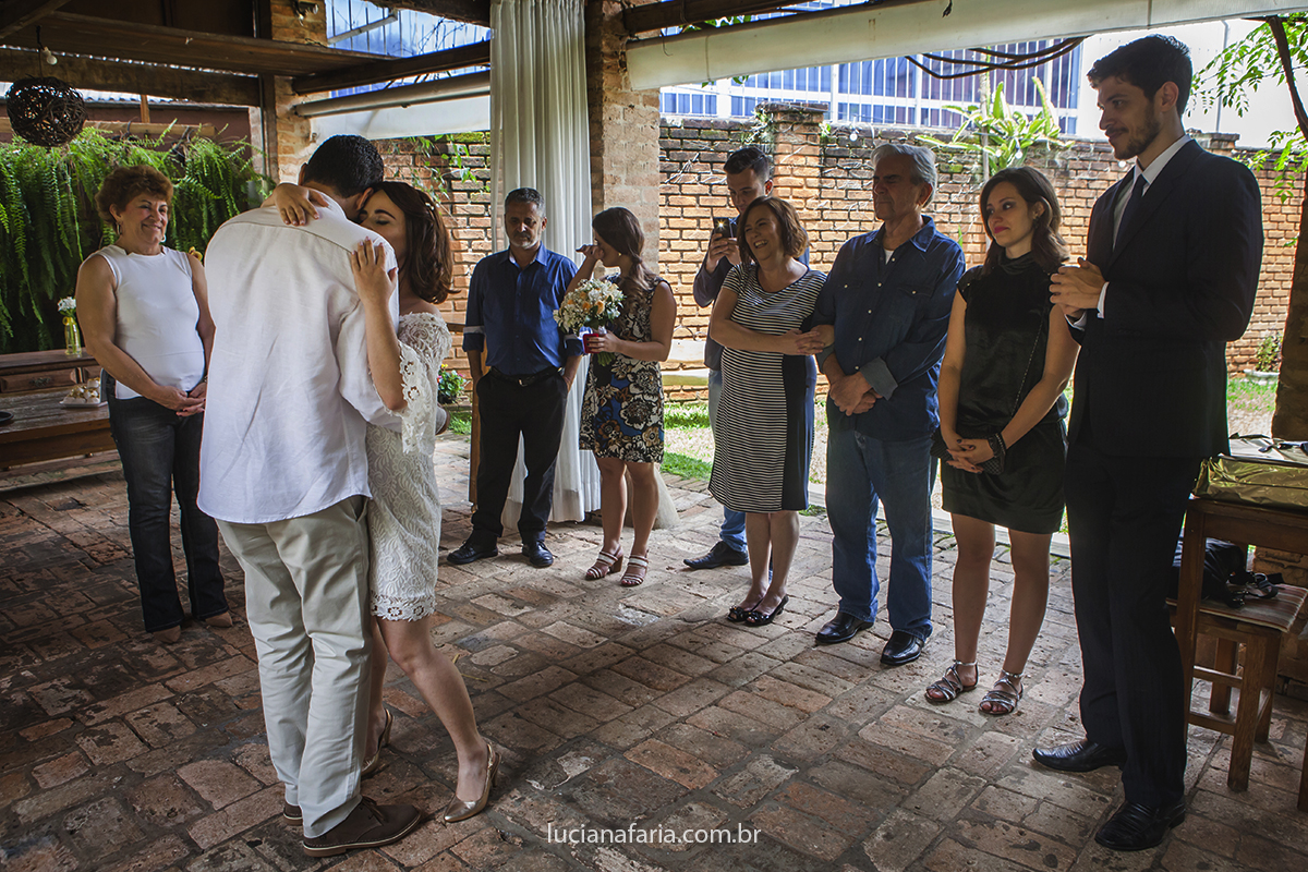 mini wedding registrado pela fotógrafa de casamentos luciana faria acontceu no olivia gastronomia