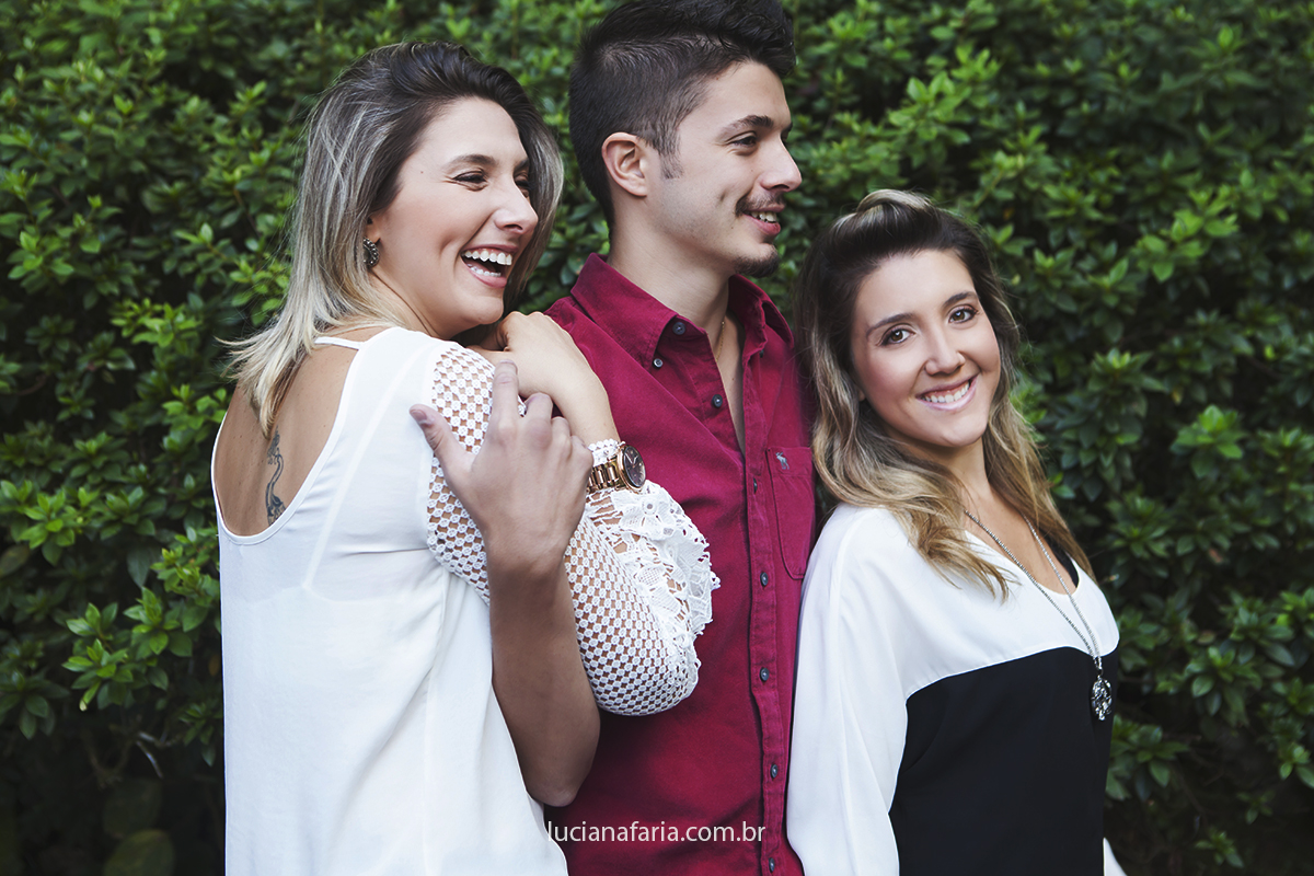 fotografia de família com a fotografa luciana faria em lindo ensaio dos irmãos