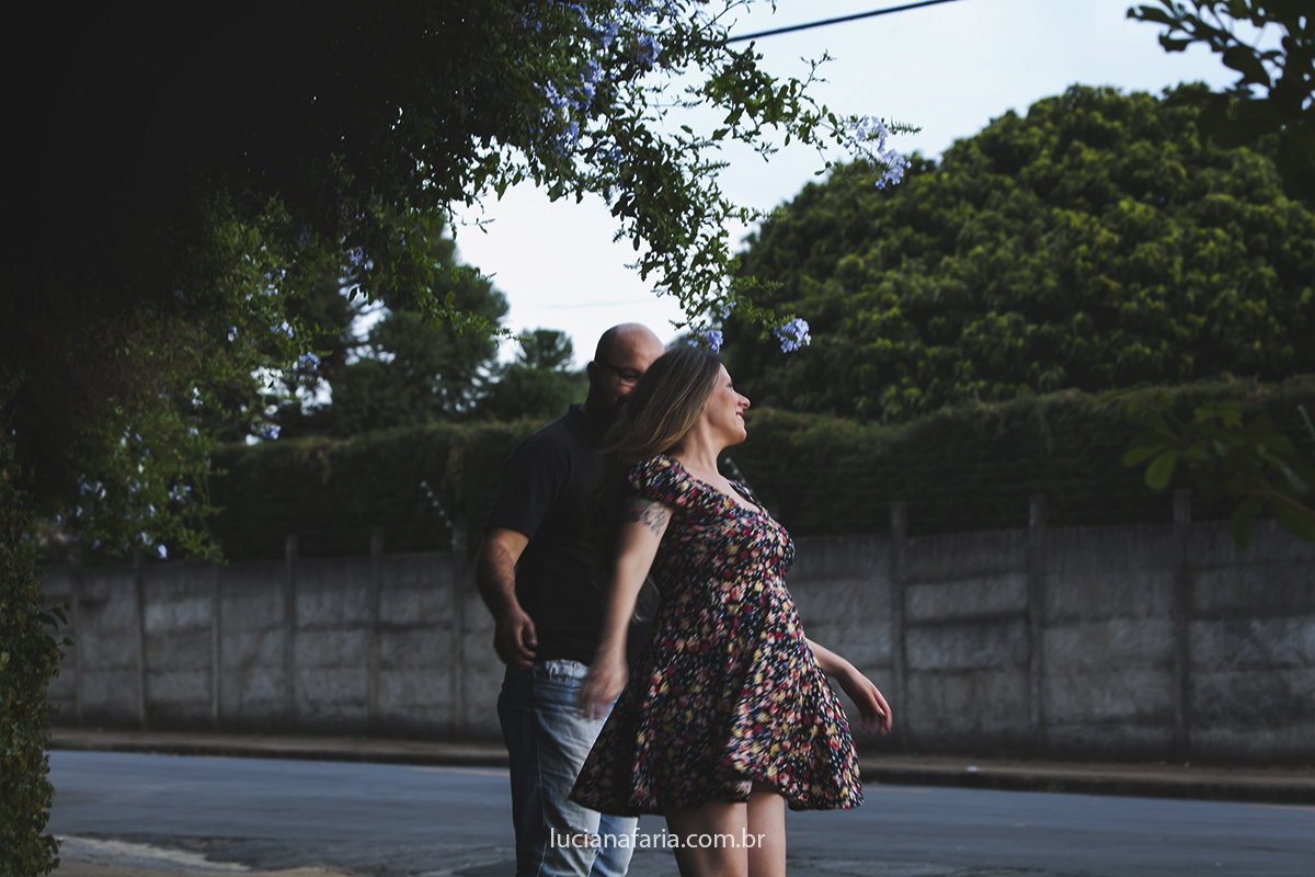 dançando em terra de minas o casal registra o lindo momento da gestação de seu bebê