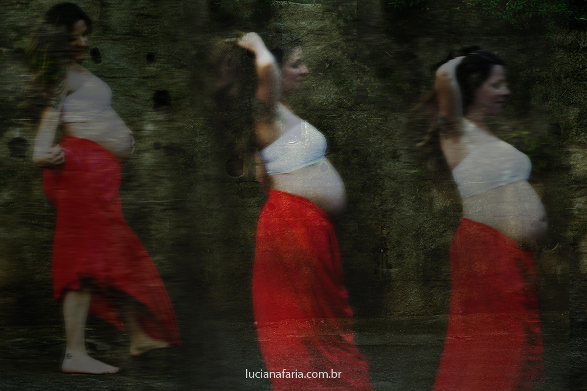 foto em movimento da mãe andando