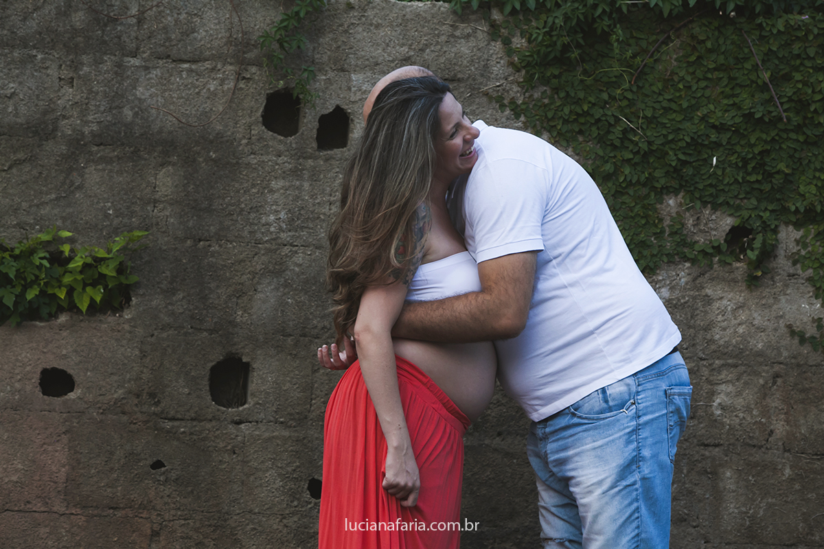 gravida esperando seu primeiro filho em registro da fotografa em poços de caldas para album do bebê