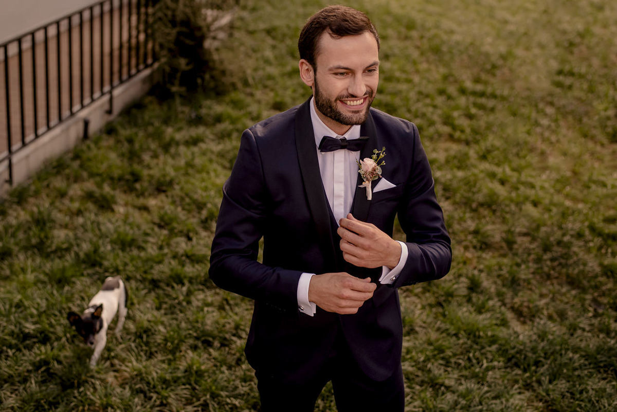 fotografia espontânea do noivo