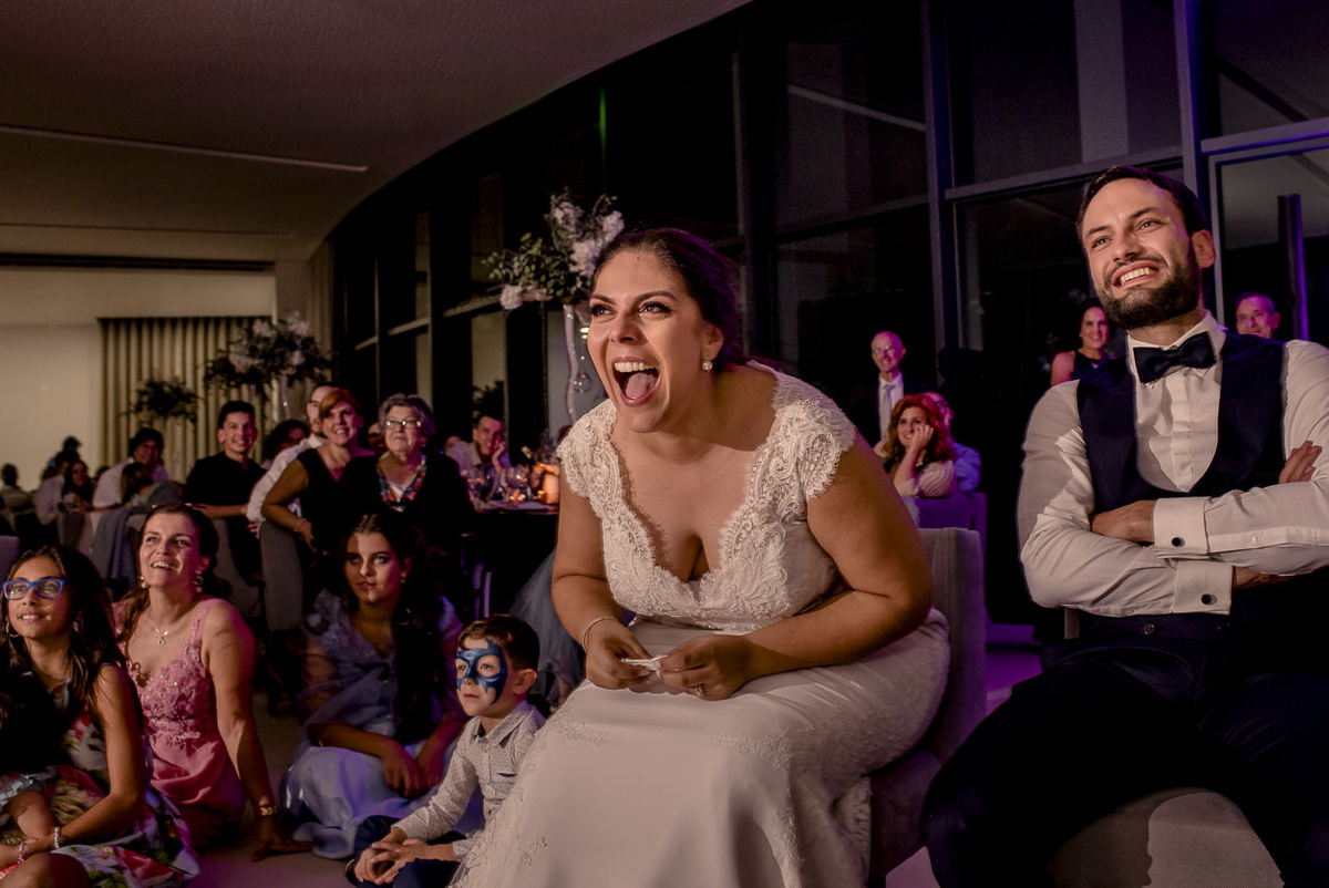 noivos expressivos em casamento