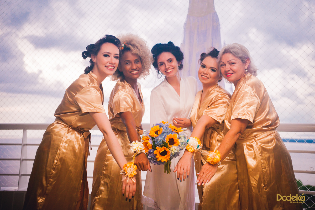 Fotografia de casamento em manaus as madrinhas com a noiva