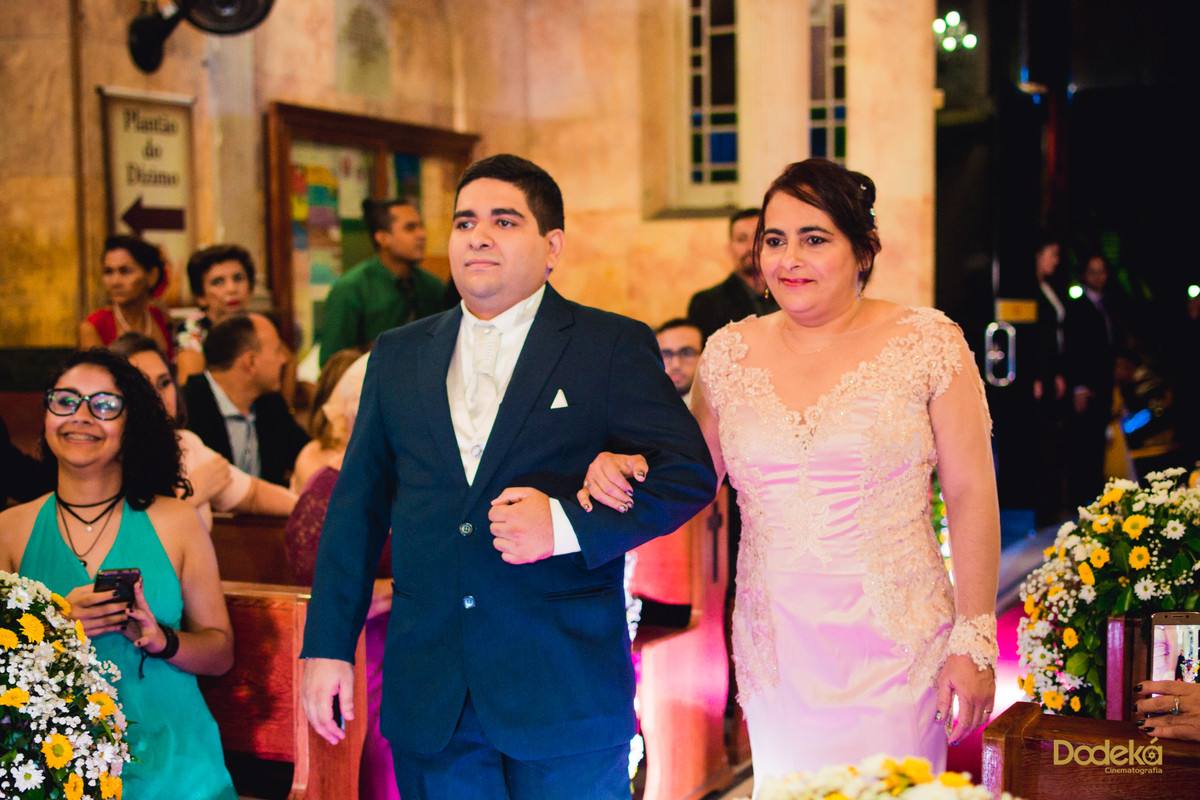 Fotografia de casamento em manaus Entrada do noivo na Igreja