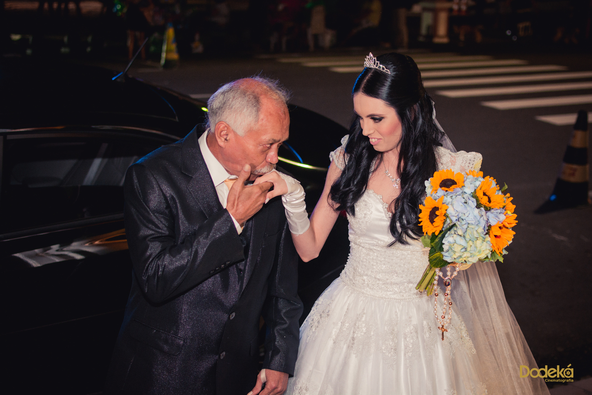 Fotografia de casamento em manaus Chegada da noiva na igreja