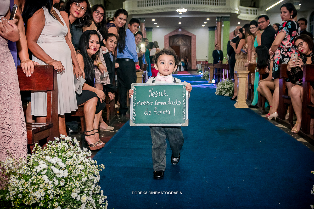 Pagem levando a placa; Jesus nosso convidado de honra