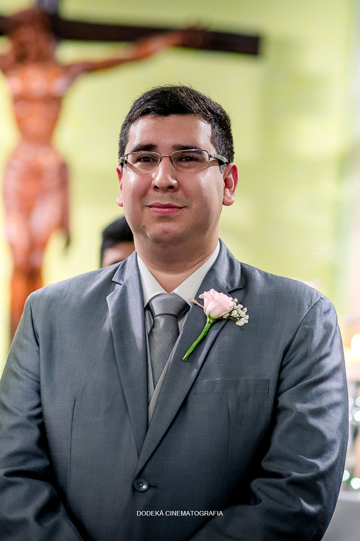 A expectativa da noiva na Igreja São José Operário.