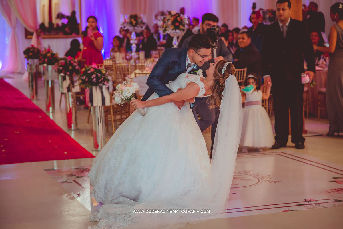 Fotografia de Casamento em manaus no Angelus Buffet saida dos noivos