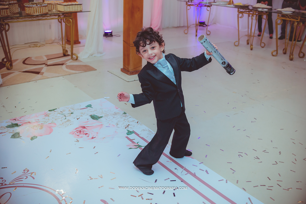 Fotografia de Casamento em manaus no Angelus Buffet o pagem fazendo a festa