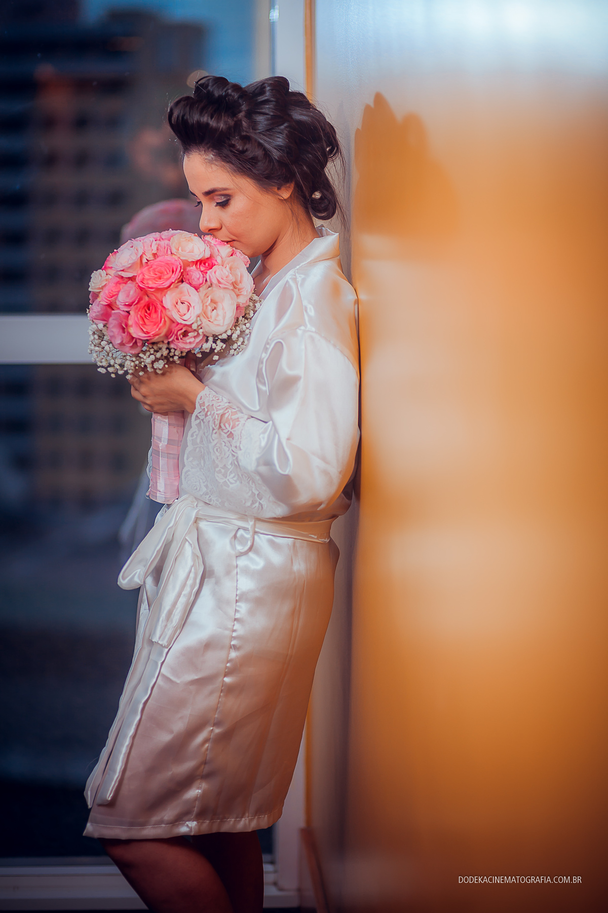 Fotografia de casamento em Manaus do enlace matrimonial de Patricia e Josimar. A noiva o buquê.