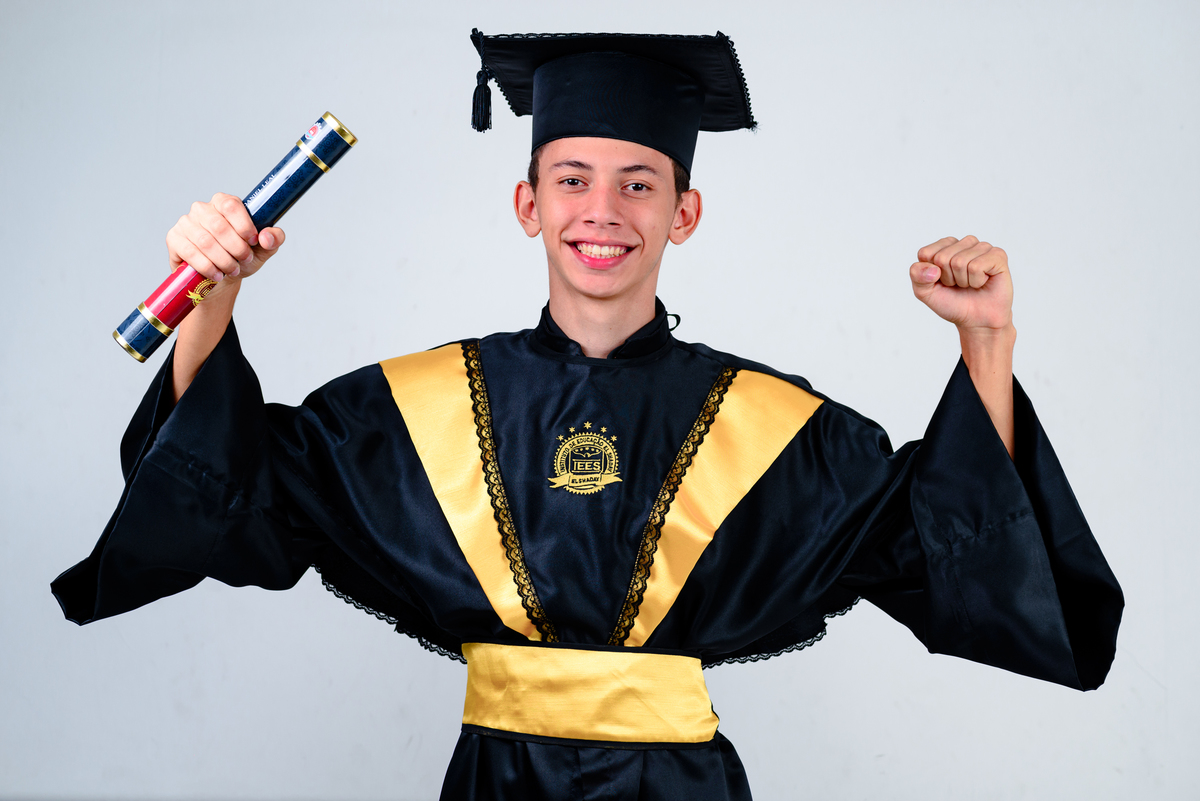 Fotografia de Formatura  Estúdio Dodeká Cinematografia - Terceirão IEES 2017  JORGE LUIZ