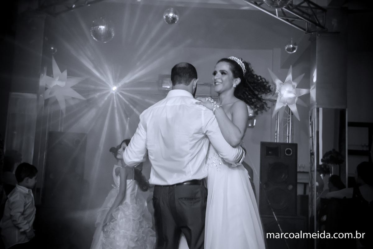 FOTOGRAFIA DE PISTA DE DANÇA CASAMENTO JORDANIA E AUGUSTO