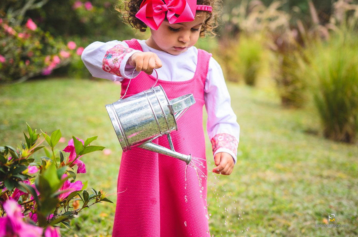 o fotografo Felipe Mota Fotografia com o tema Masha e o Urso