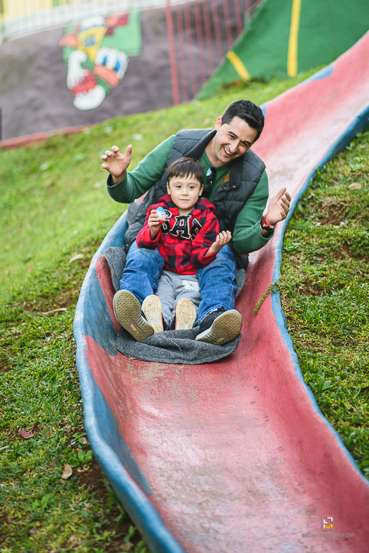 Felipe Mota Fotografo de Pouso Alegre, faz ensaio de família no parque