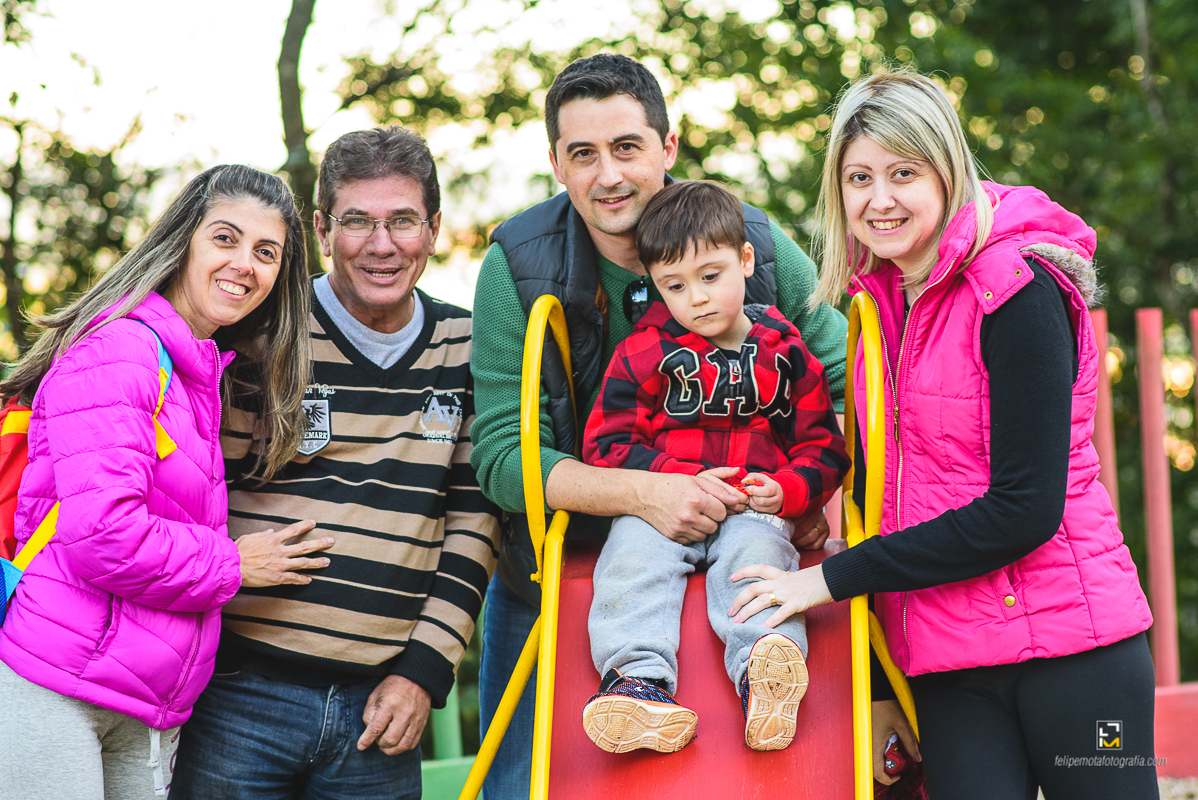 Felipe Mota Fotografo de Pouso Alegre, faz ensaio de família no parque