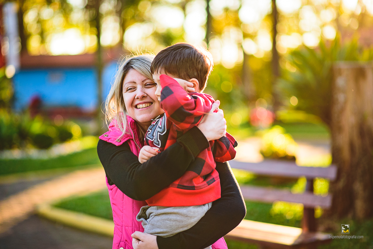 Felipe Mota Fotografo de Pouso Alegre, faz ensaio de família no parque