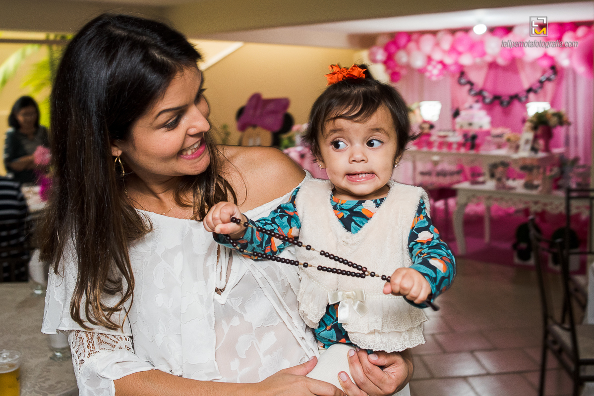 Felipe Mota Fotografia - Fotografa Aniversário de um ano na cidade de Pouso Alegre, uma festa decoração infantil em casa.
