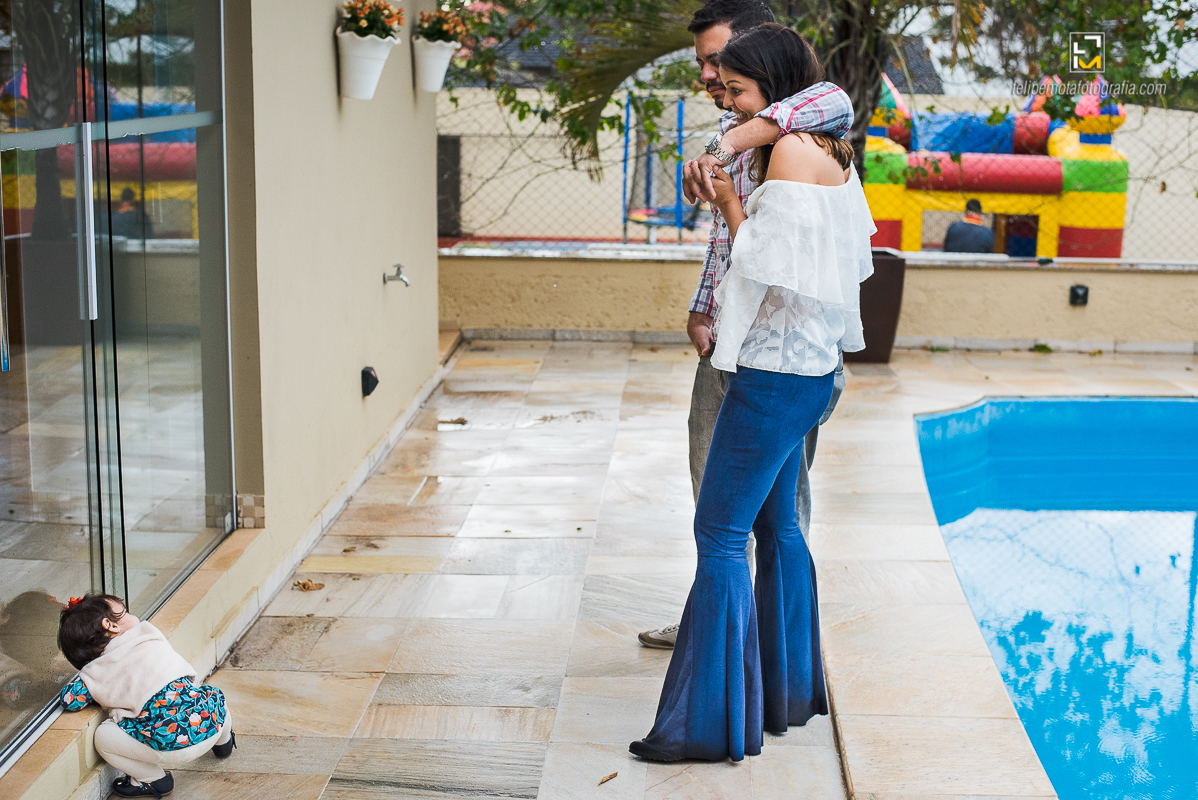 Felipe Mota Fotografia - Fotografa Aniversário de um ano na cidade de Pouso Alegre, uma festa decoração infantil em casa.
