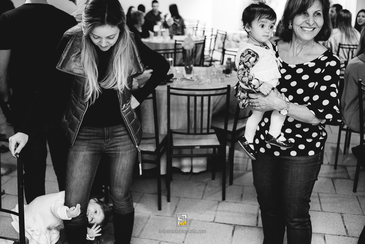 Felipe Mota Fotografia - Fotografa Aniversário de um ano na cidade de Pouso Alegre, uma festa decoração infantil em casa.