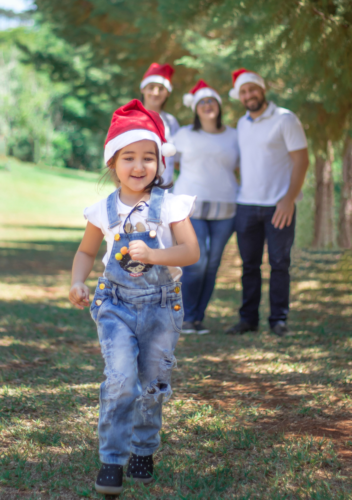 Ensaio de 4 anos da Ágata no Camping Lisot/ Paraíso - SC - Encanto Fotografia
