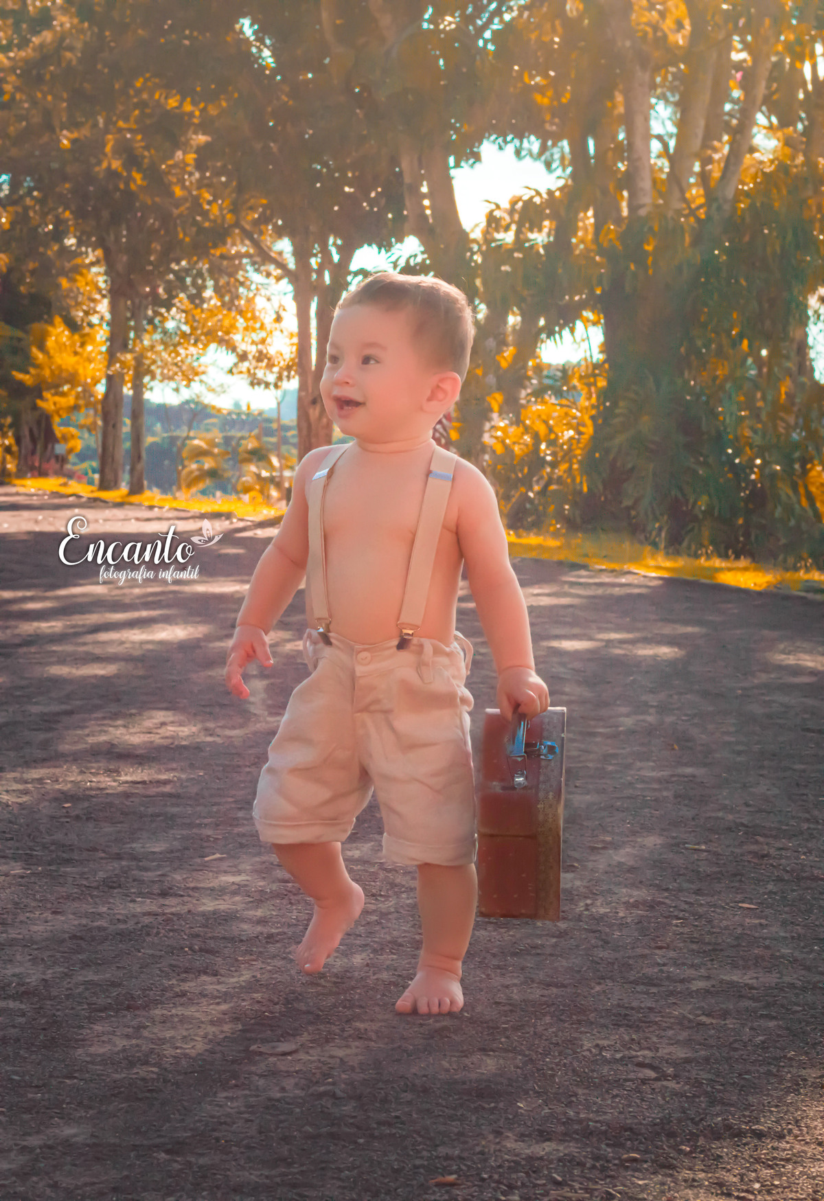 Ensaio do pequeno Joaquim na Praça Belarmino Annoni em São Miguel do Oeste - Encanto Fotografia