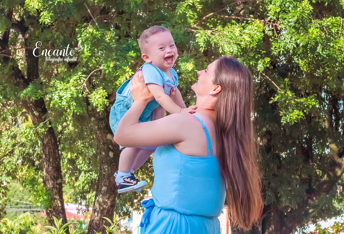 Ensaio do pequeno Joaquim na Praça Belarmino Annoni em São Miguel do Oeste - Encanto Fotografia