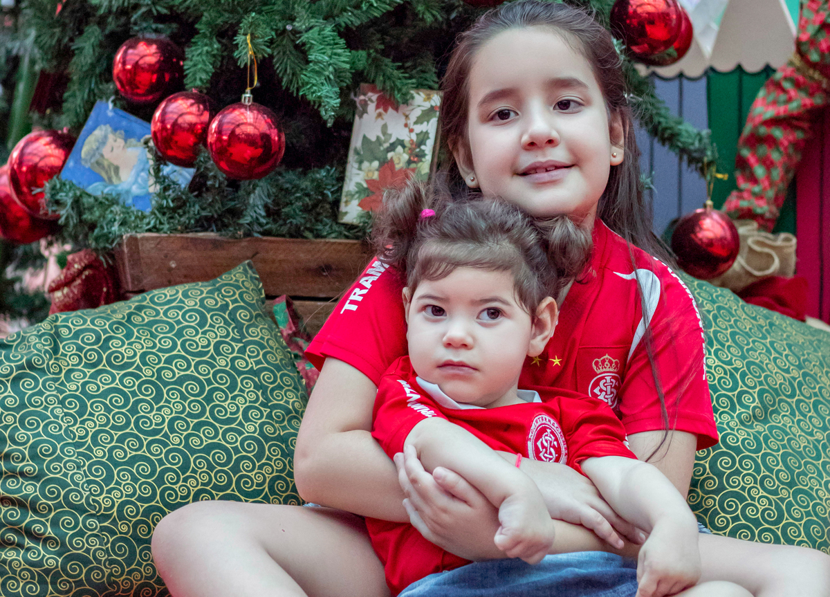 Ensaio das irmãs Laura e Lara em São Miguel do Oeste na praça Walnir Bottaro Daniel