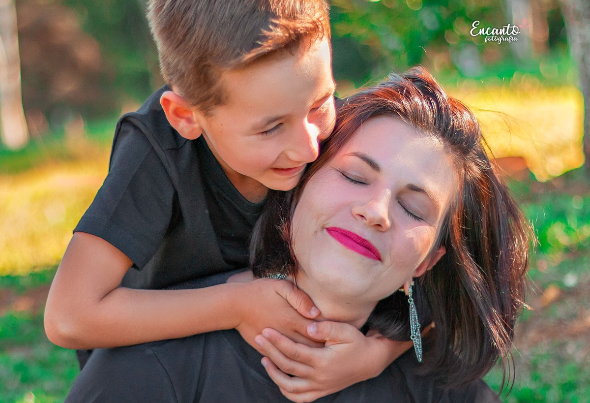 Ensaio Dia das mães 2021 - Mãe Daiane e Filho no Camping Lisot em Paraíso/SC - Encanto Fotografia