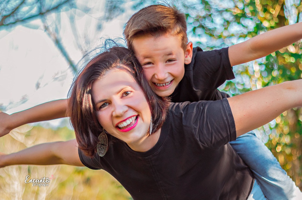 Ensaio Dia das mães 2021 - Mãe Daiane e Filho no Camping Lisot em Paraíso/SC - Encanto Fotografia