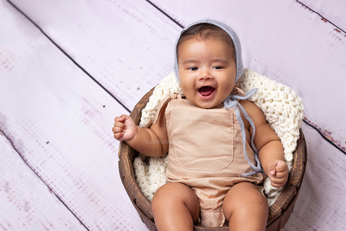 Acompanhamento do bebe
fotos de bebê
Clan
Clean 
menino
3 meses
Fotos de estúdio
Fotos sem tema 