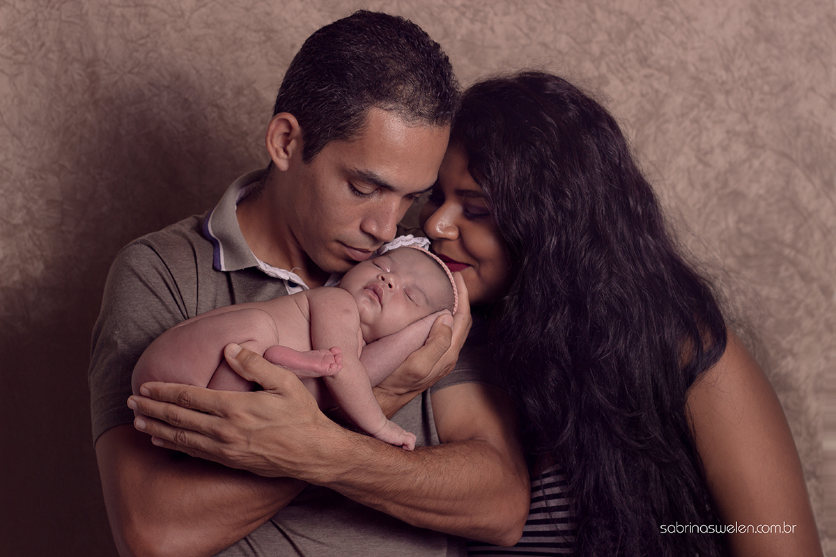 Ensaio newborn, Recém nascido, bebe, ensaio fotográfico, fotos de bebe Recém Nascido, Sabrina Swelen,  Newborn Recife, Olinda, Paulista, Fotos feitas em casa, Estudio na sua casa, baby, Fotos de Menina, Fotos com Pai, Mãe, Família Nascido, Book de Bebê, 