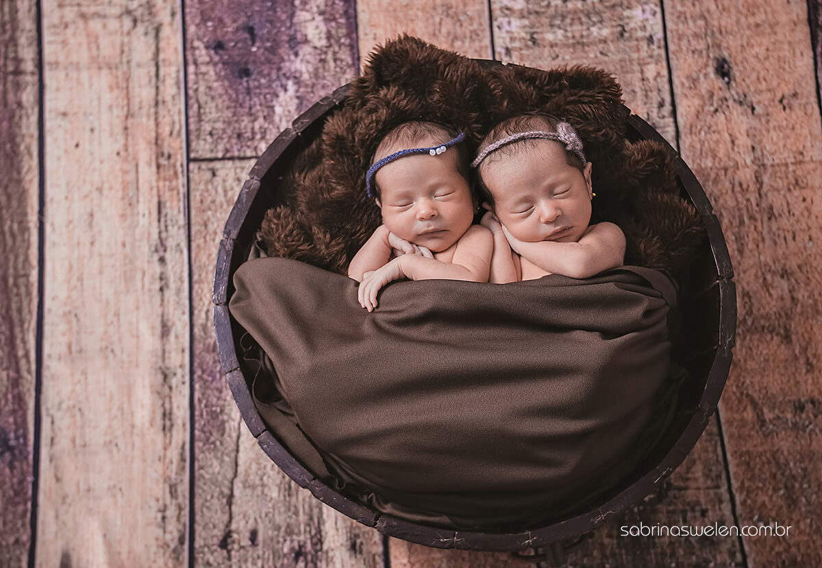 newborn
recém nascido
bebe
bebe enrolado 
Meninas 
Recém nascido 
Meninas 
gemias
bebe recém nascido no puff
pelucia
cinza
piaras de bebe
sabrina swelen
Paulista/PE
Olinda/PE
Recife/PE
manta
bebe de ladinho
no puff
Gamela
