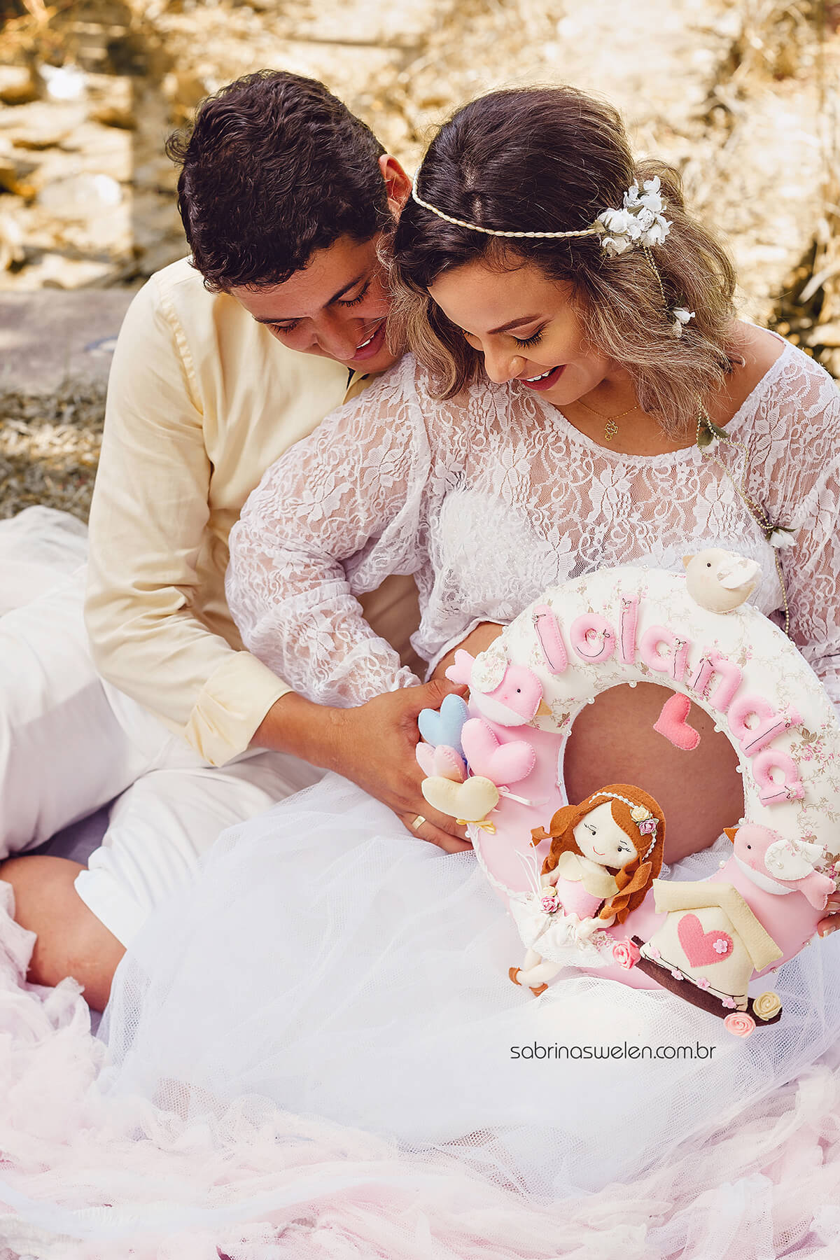 gravida, gestante, buchudinha, ensaio fotografico, fotos de ggravida, campo, mae de menina, familia feliz, manha ponte, olinda, fotos, book fofotgrafico, tecido voando, praça, campo, fazenda, esperando bebemae demenina, sabrina swelen, vermelho, Olinda