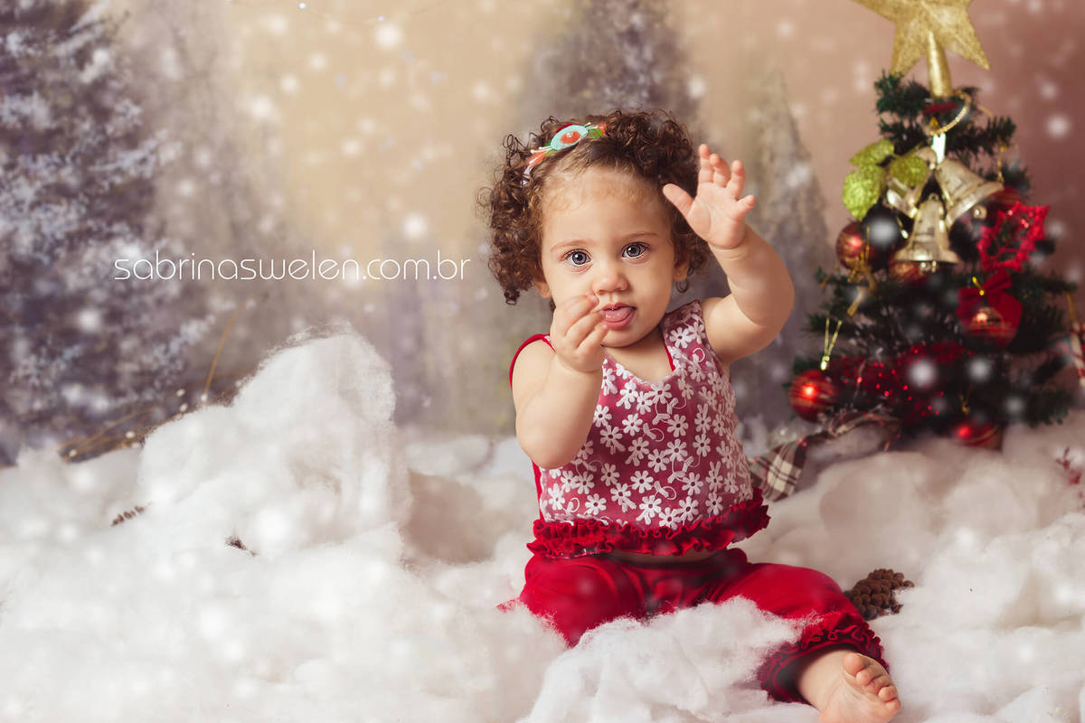 Ensaio de Natal , fotos Natalinas, fotos de família, book de Natal, fotos de Natal, Fotos de Bebê Fotos feitas em casa, Foto de Bebê em casa, ensaio a domicilio papai Noel foto com os pais, fotos arvore de natal pinheiros   