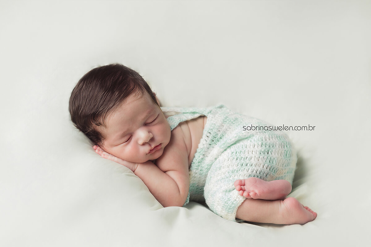 Ensaio newborn Recém nascido bebe peladinho anjinho fotos com os pais fotos de alianças fotos de familia newborn em casa fotos de familia