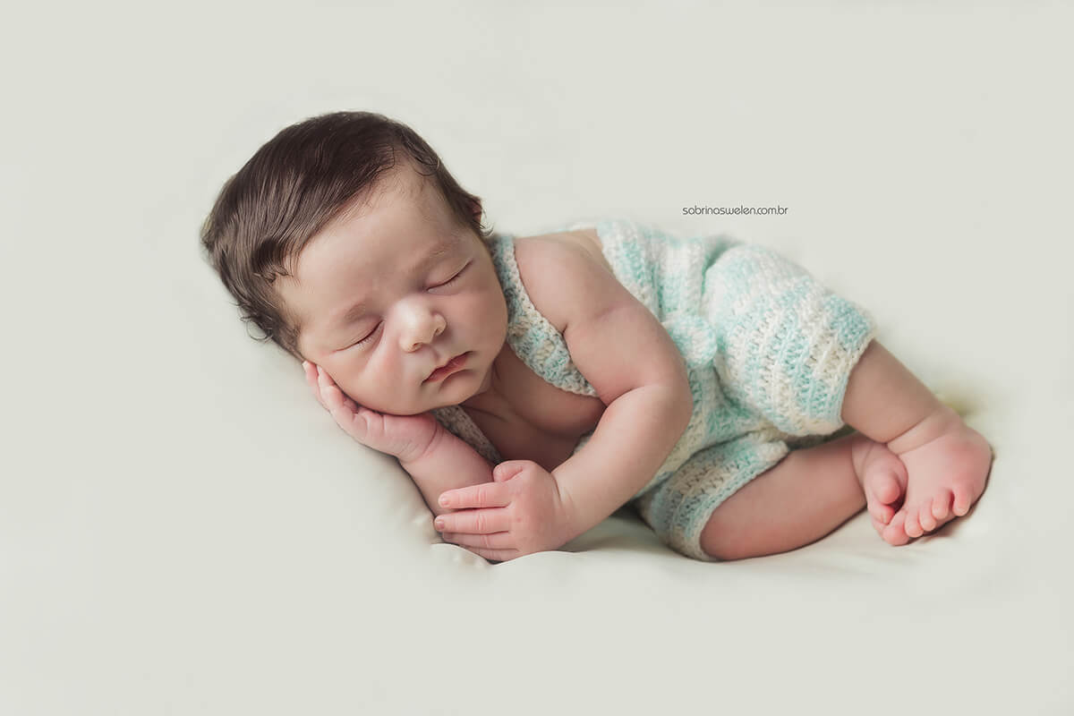 Ensaio newborn Recém nascido bebe peladinho anjinho fotos com os pais fotos de alianças fotos de familia newborn em casa fotos de familia