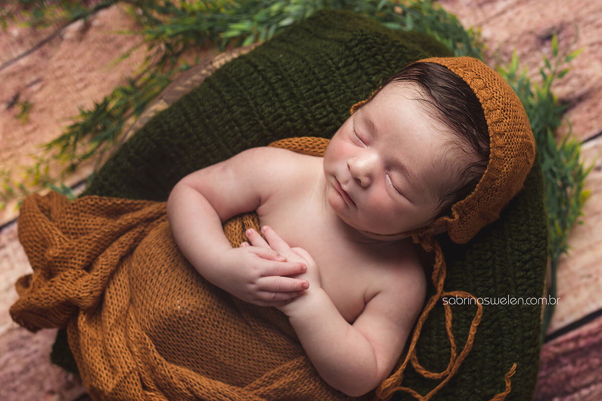 Ensaio newborn Recém nascido bebe peladinho anjinho fotos com os pais fotos de alianças fotos de familia newborn em casa fotos de familia