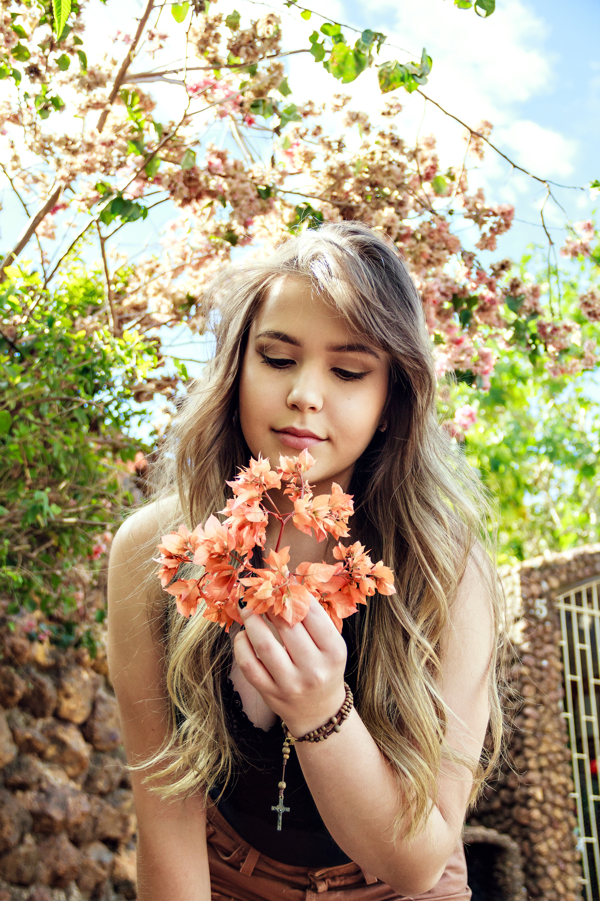 Mulher loira em lagoa do fausto em ensaio de 18 anos  em camo do paranaíba minas gerais