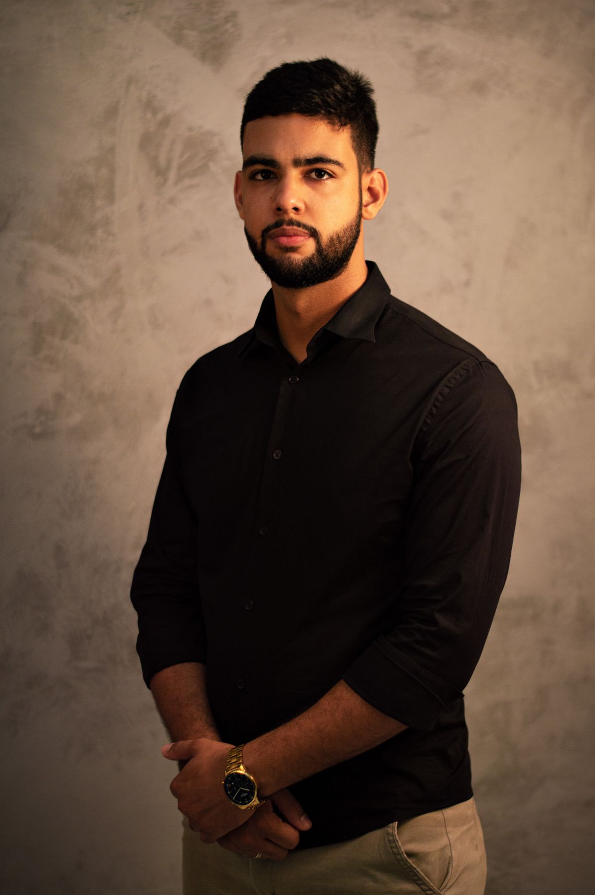 Retrato corporativo em Governador Valadares, posicionamento de imagem profissional, foto para empreendedores, foto para corretor de imóvel, foto para redes sociais, foto para perfil, fotógrafo em Governador Valadares MG, Shanti Amaral Fotografia.