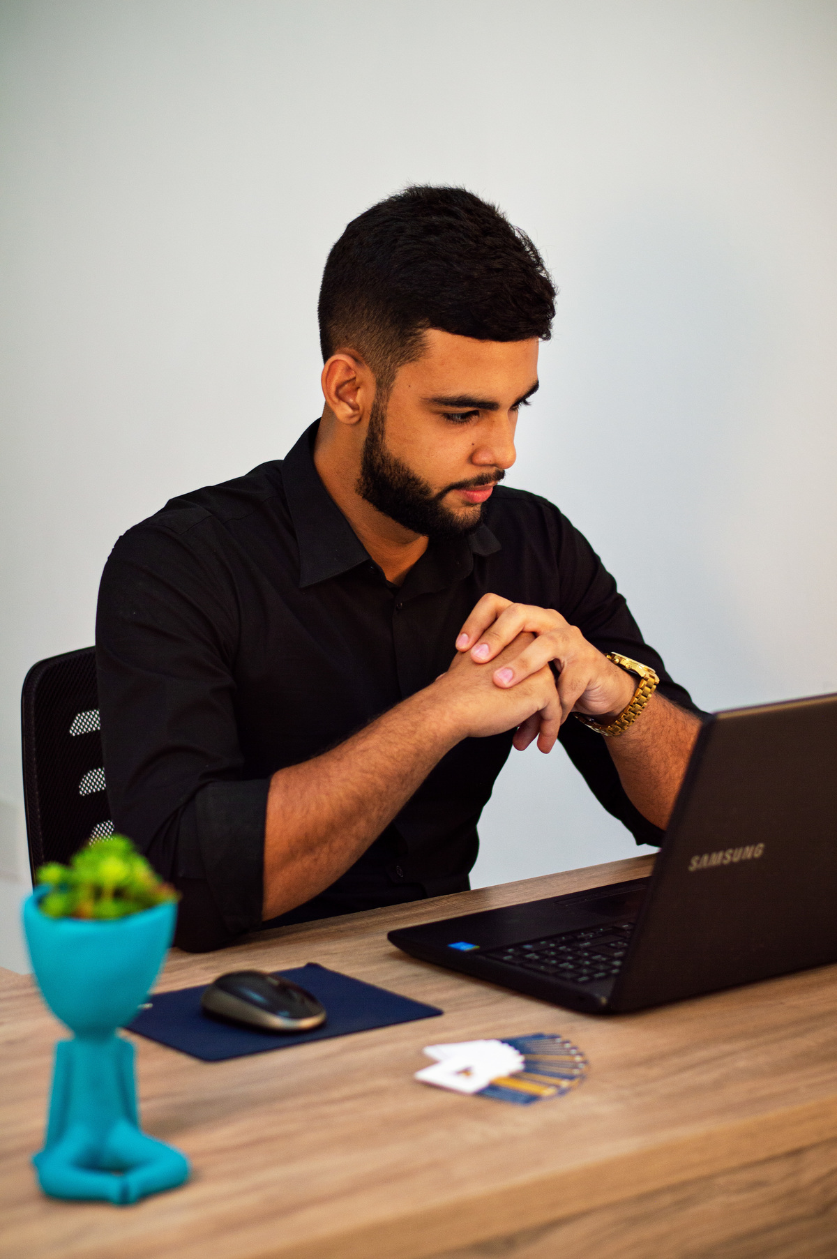 Retrato corporativo em Governador Valadares, posicionamento de imagem profissional, foto para empreendedores, foto para corretor de imóvel, foto para redes sociais, foto para perfil, fotógrafo em Governador Valadares MG, Shanti Amaral Fotografia.