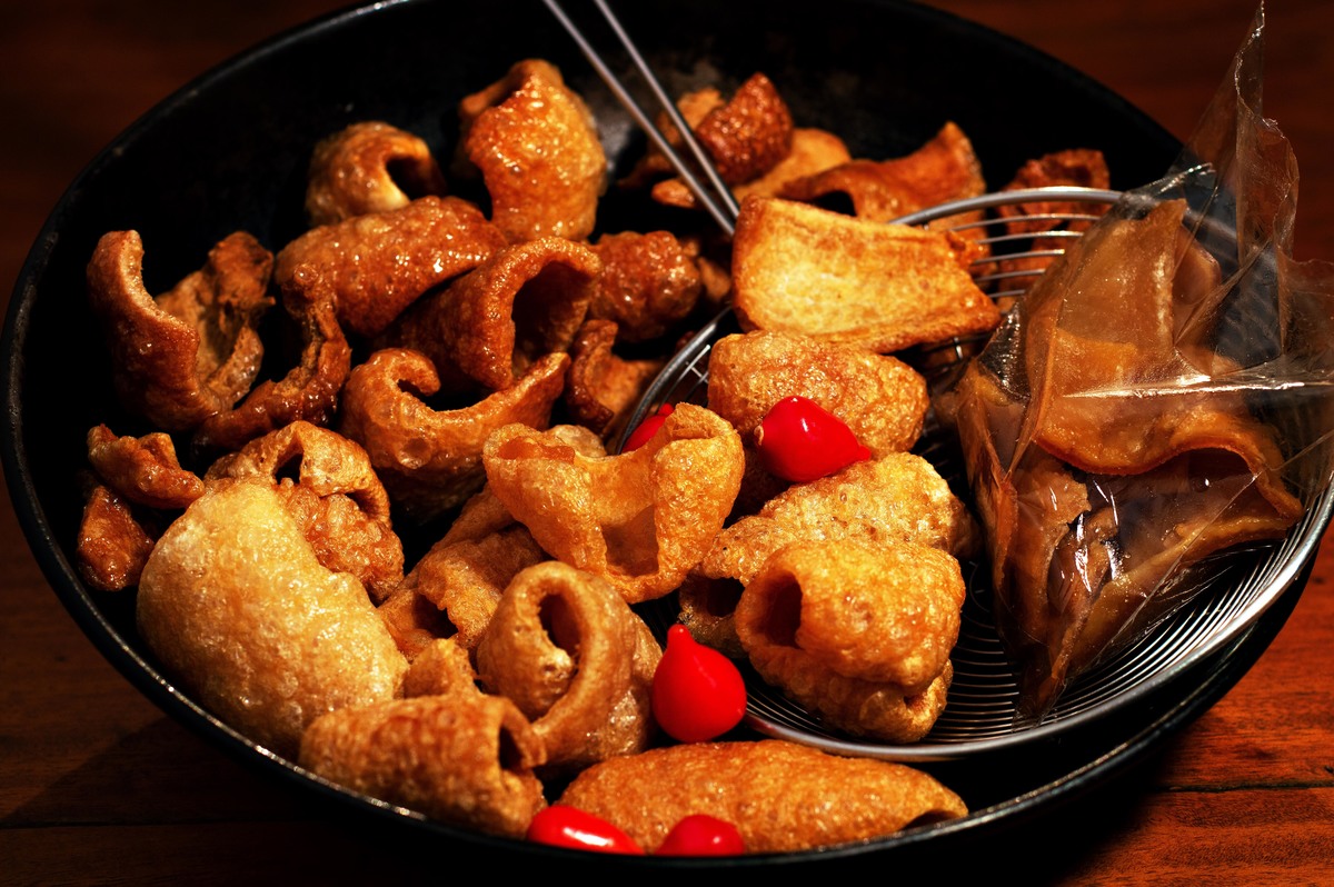 Fotógrafo de alimentos em Governador Valadares MG, fotógrafo gastronômico, fotografo de comida, fotografo de alimento em São Mateus ES, linguiça artesanal, comida de boteco, mandioquinha frita, amendoim temperado, Agência Cricaré, Shanti Rabelo.