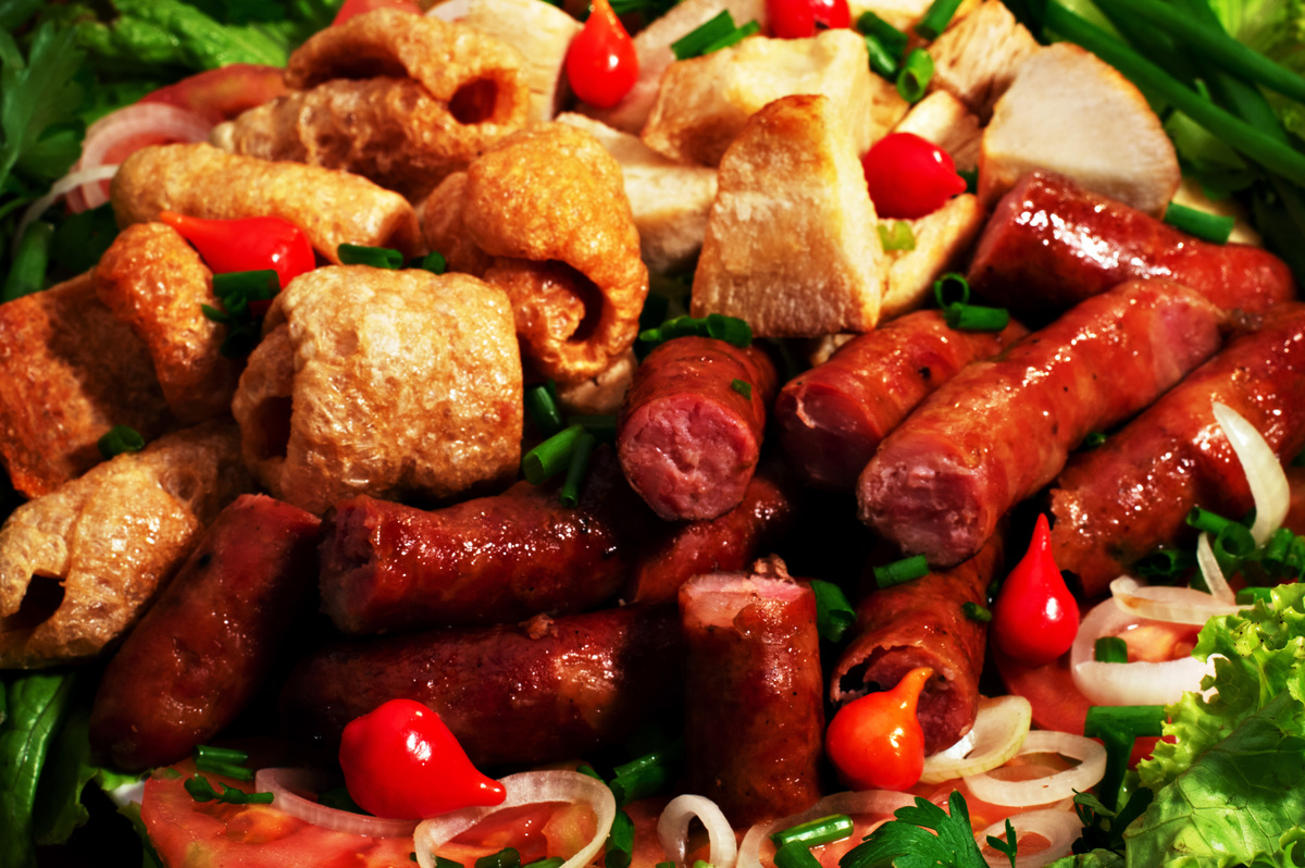 Fotógrafo de alimentos em Governador Valadares MG, fotógrafo gastronômico, fotografo de comida, fotografo de alimento em São Mateus ES, linguiça artesanal, comida de boteco, mandioquinha frita, amendoim temperado, Agência Cricaré, Shanti Rabelo.