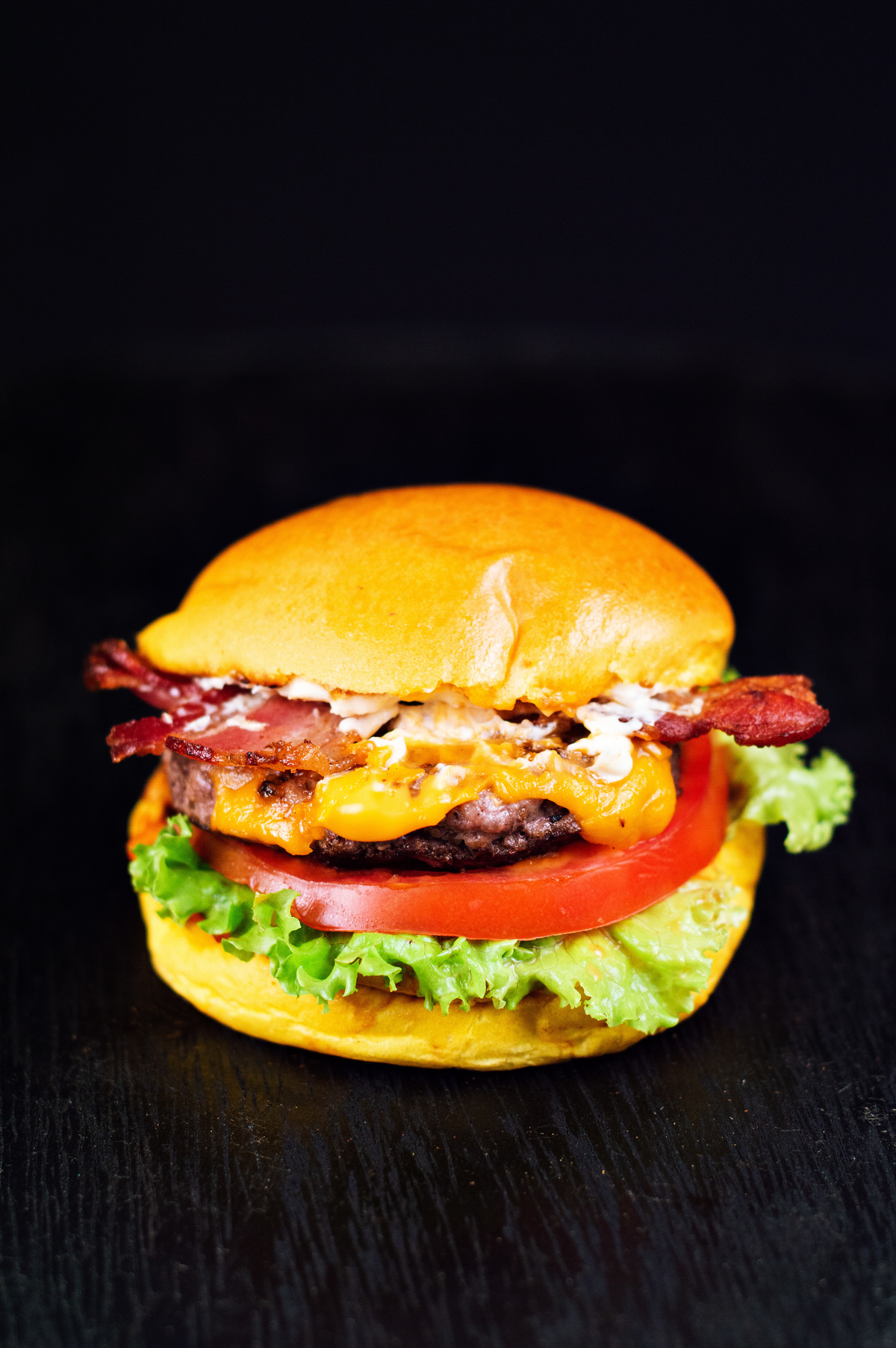 Fotógrafo de alimentos em Governador Valadares MG, fotógrafo gastronômico, fotografo de comida, fotografo de alimentos em São Mateus ES, hamburguer artesanal, Red Burguer Gv, fotografo de hamburguer, Agência Cricaré, Shanti Rabelo.