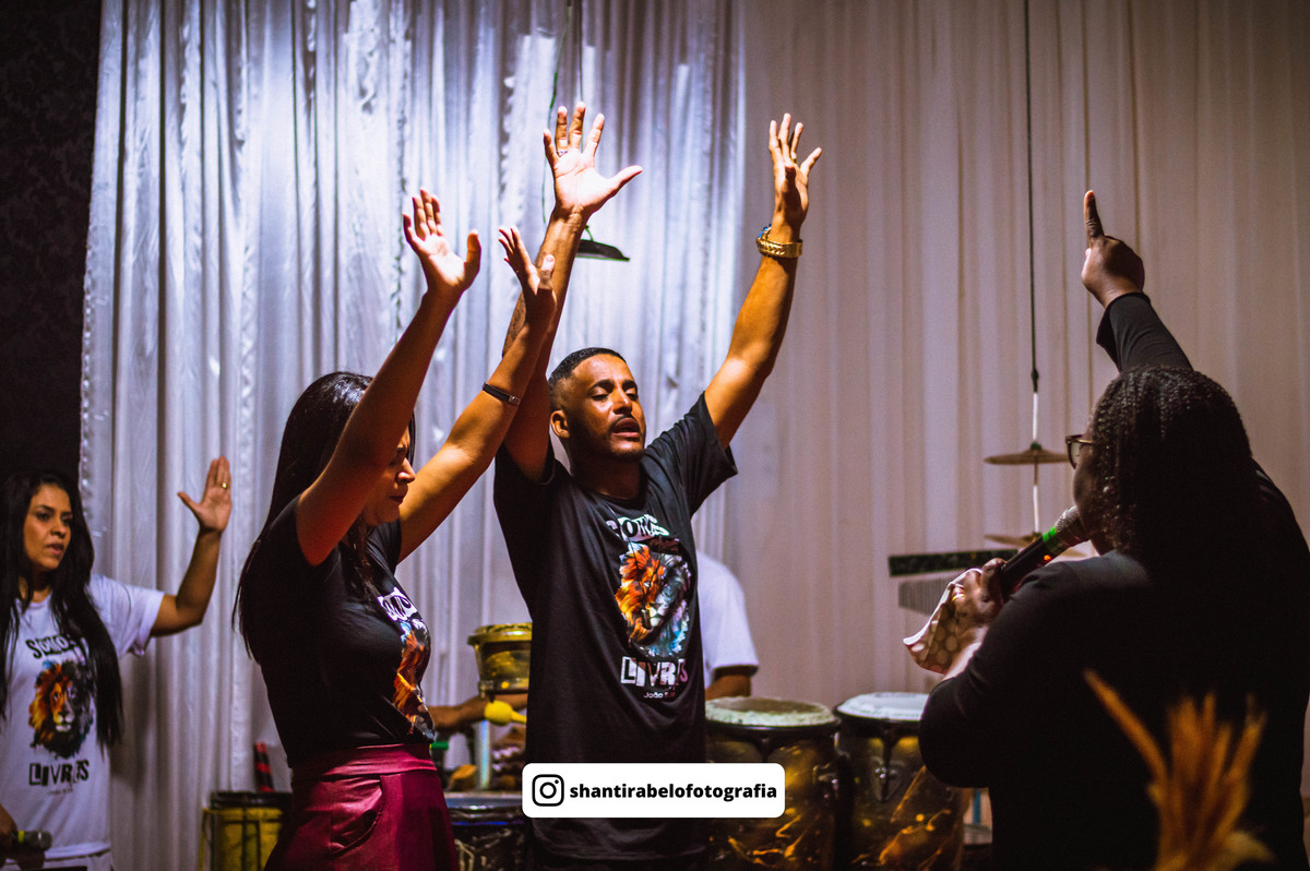 Fotografia de eventos em São Mateus, cobertura fotográfica de eventos, fotógrafo em São Mateus ES, Agência Cricaré, Shanti Rabelo, fotografia em cultos, fotos de congressos, foto de conferências, foto cristão capixaba, foto de músico, foto de pregador.