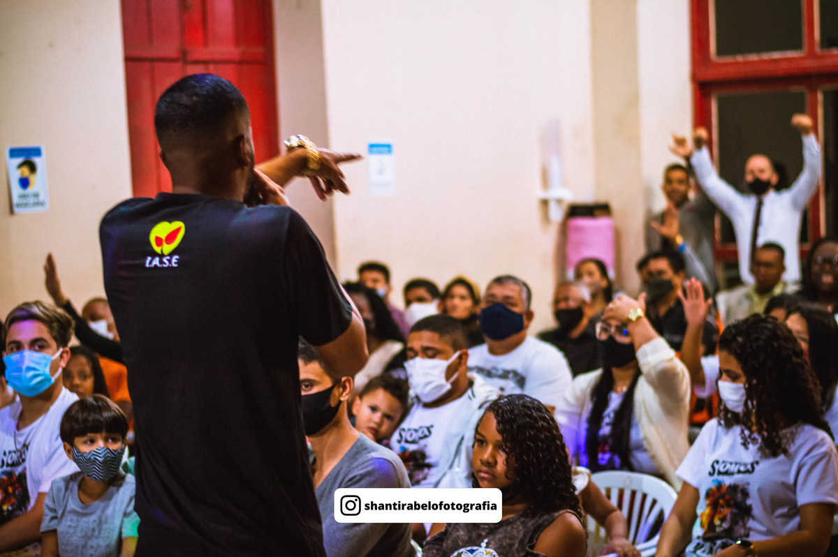Fotografia de eventos em São Mateus, cobertura fotográfica de eventos, fotógrafo em São Mateus ES, Agência Cricaré, Shanti Rabelo, fotografia em cultos, fotos de congressos, foto de conferências, foto cristão capixaba, foto de músico, foto de pregador.