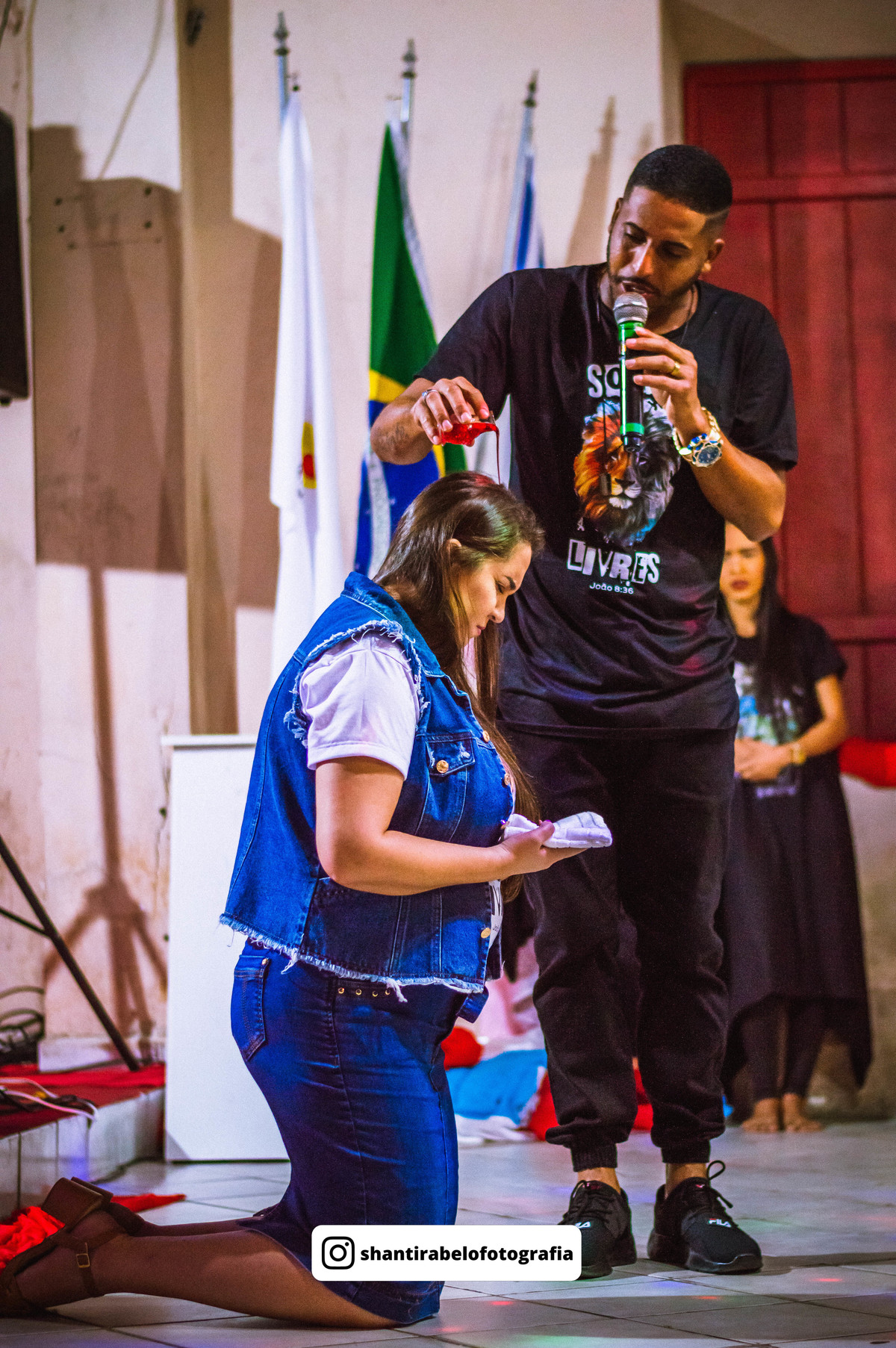 Fotografia de eventos em São Mateus, cobertura fotográfica de eventos, fotógrafo em São Mateus ES, Agência Cricaré, Shanti Rabelo, fotografia em cultos, fotos de congressos, foto de conferências, foto cristão capixaba, foto de músico, foto de pregador.