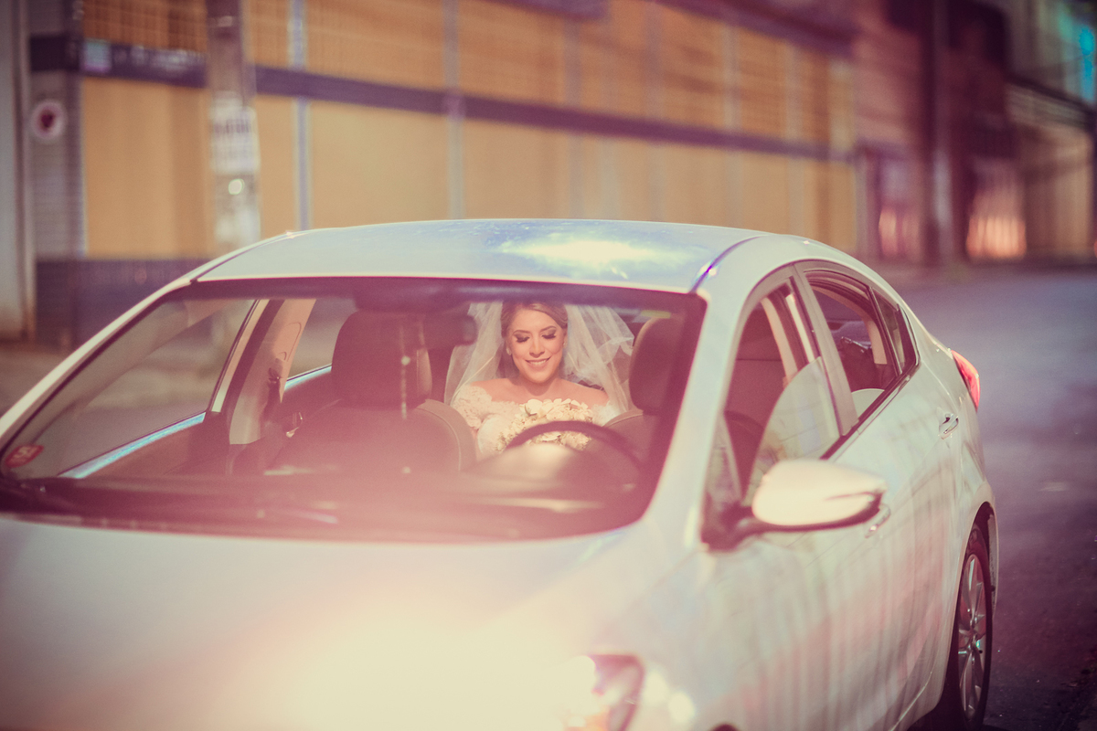 noiva no carro