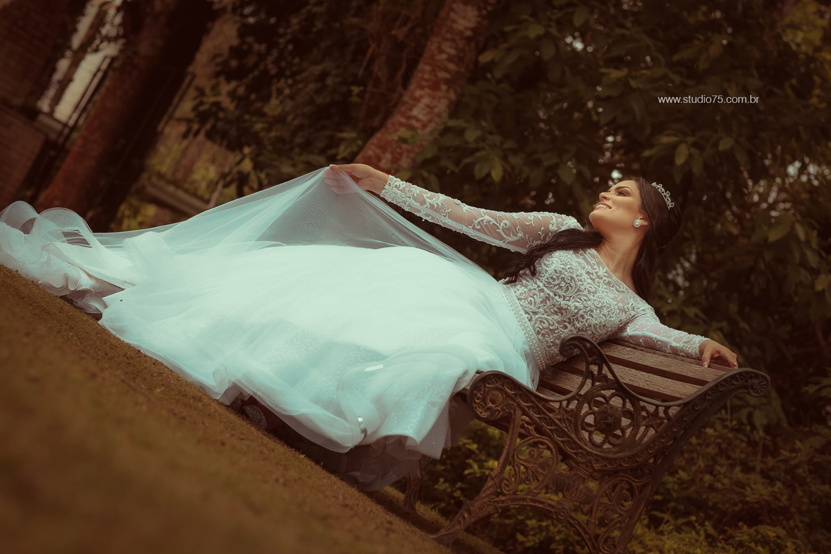 noiva sentada