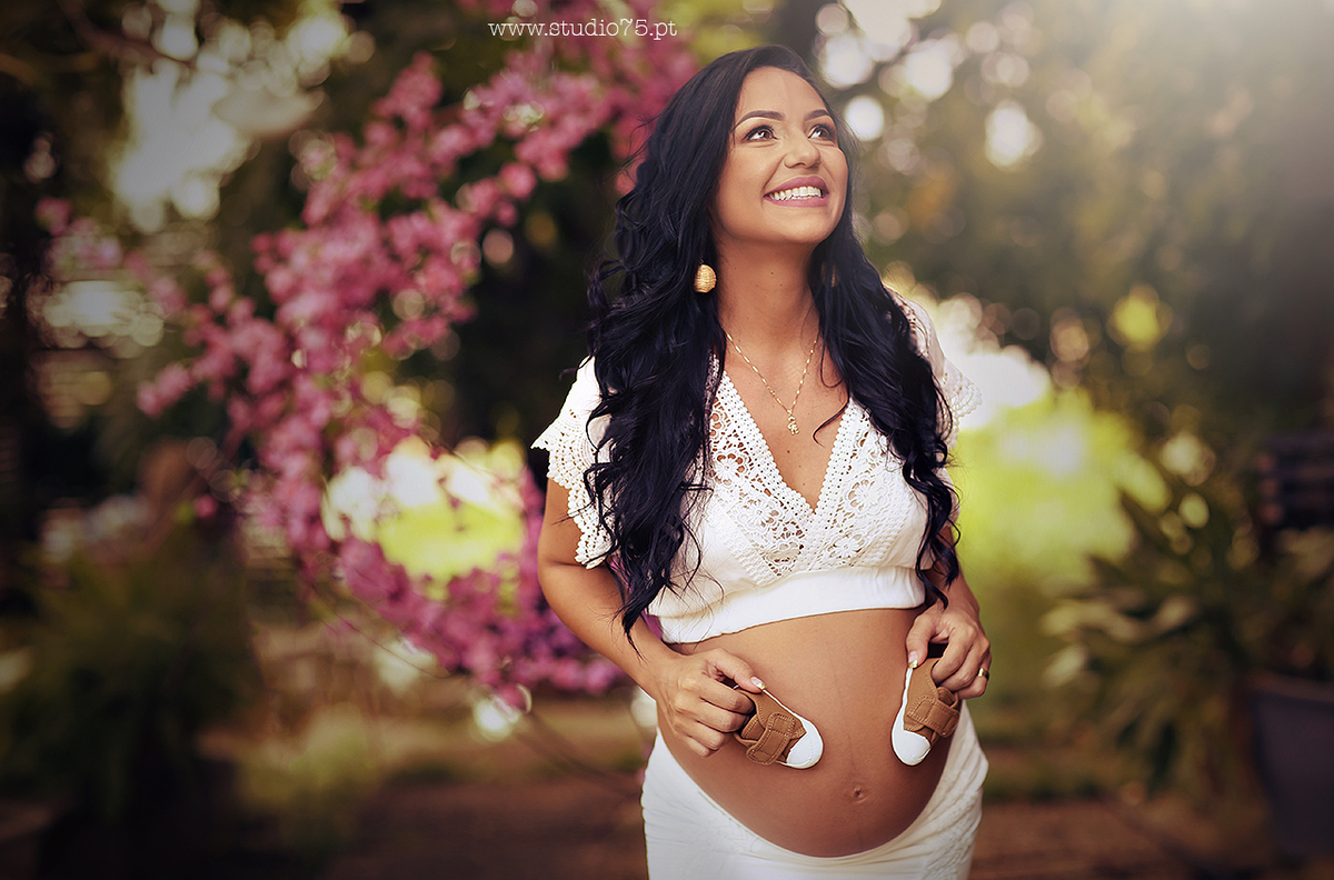 gravida com sapatinho na barriga